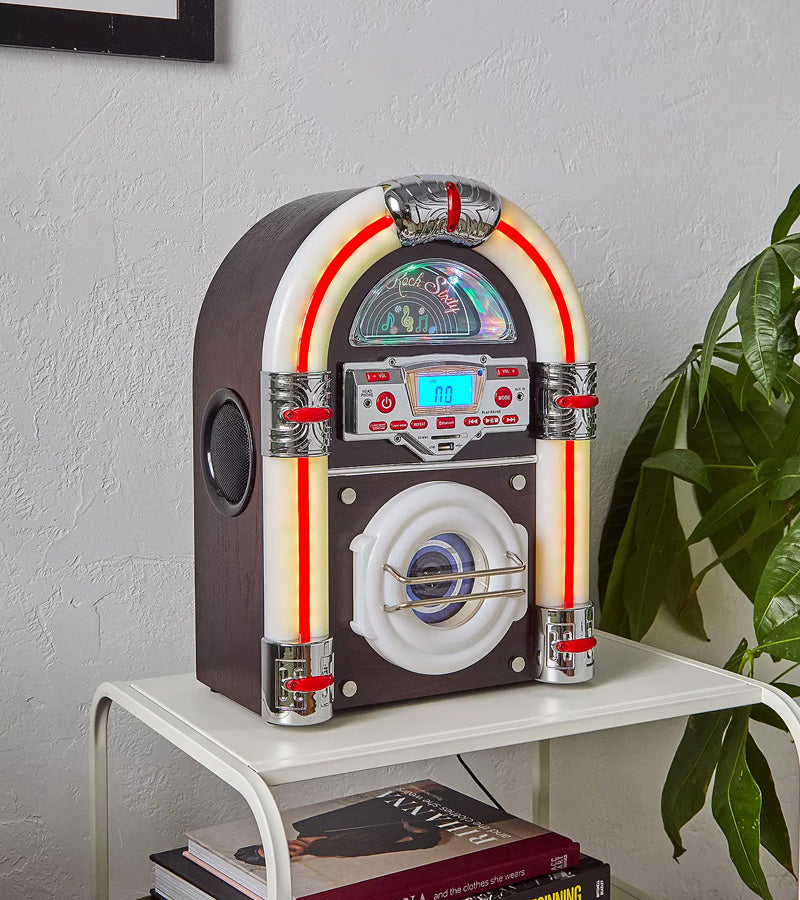 L'avant gardiste High-tech Jukebox rétro bluetooth années 60 salon