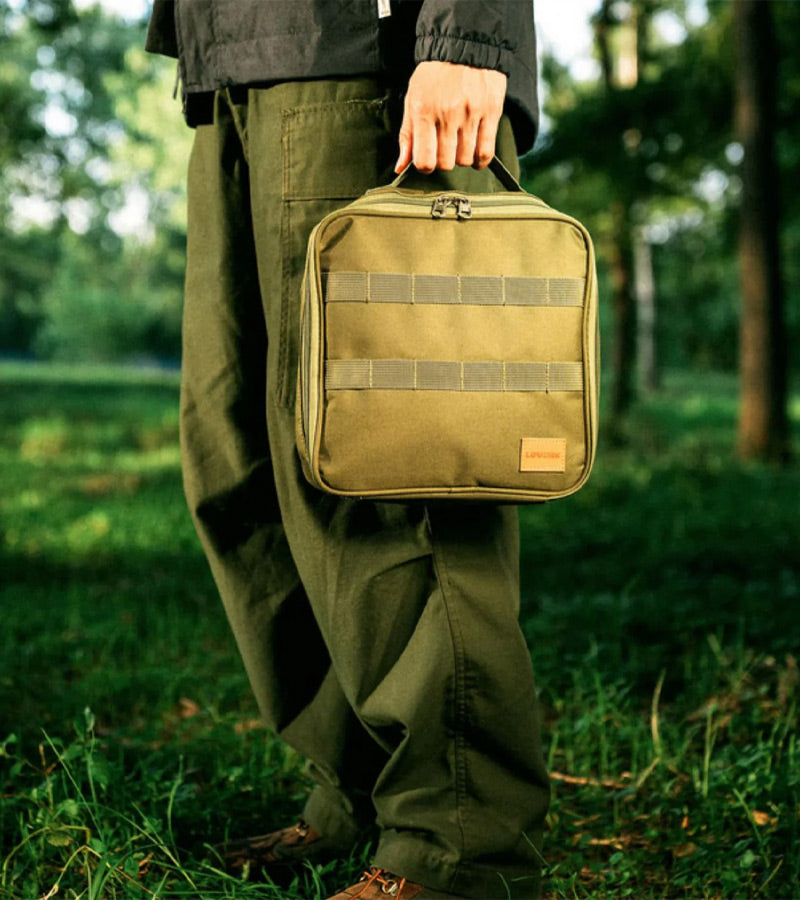 L'avant gardiste Outdoor kit campeur 7-en-1 outils compact