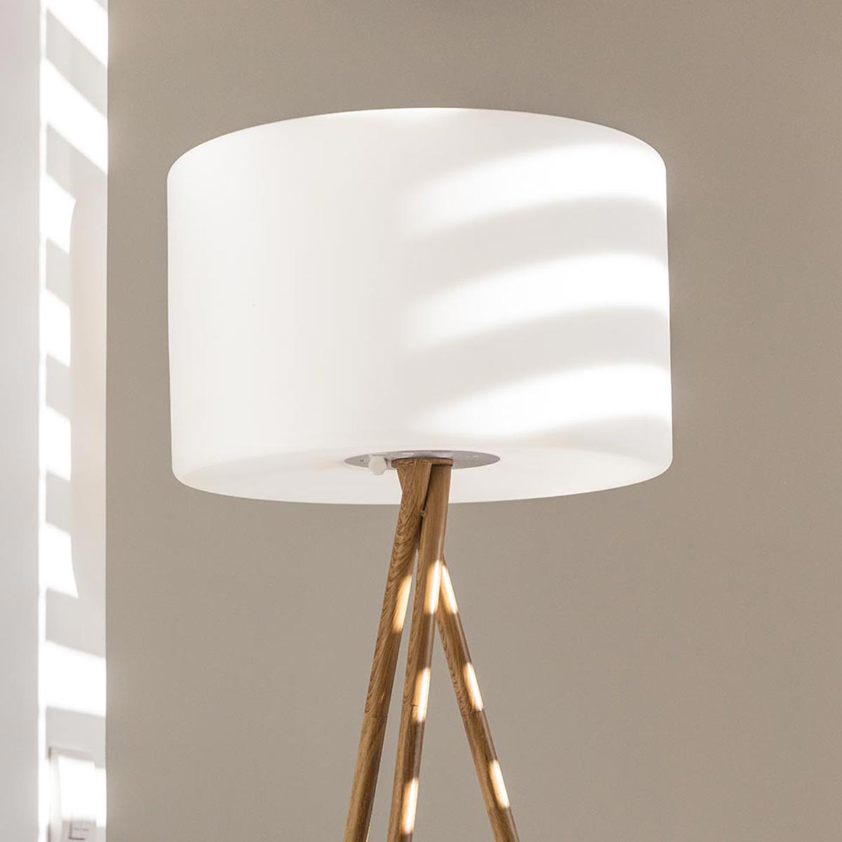 Red Deco Tamboury Wood lampadaire sans fil H155cm bois