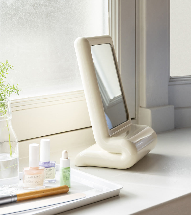 L'avant gardiste Objets déco Miroir vanity blanc coiffeuse