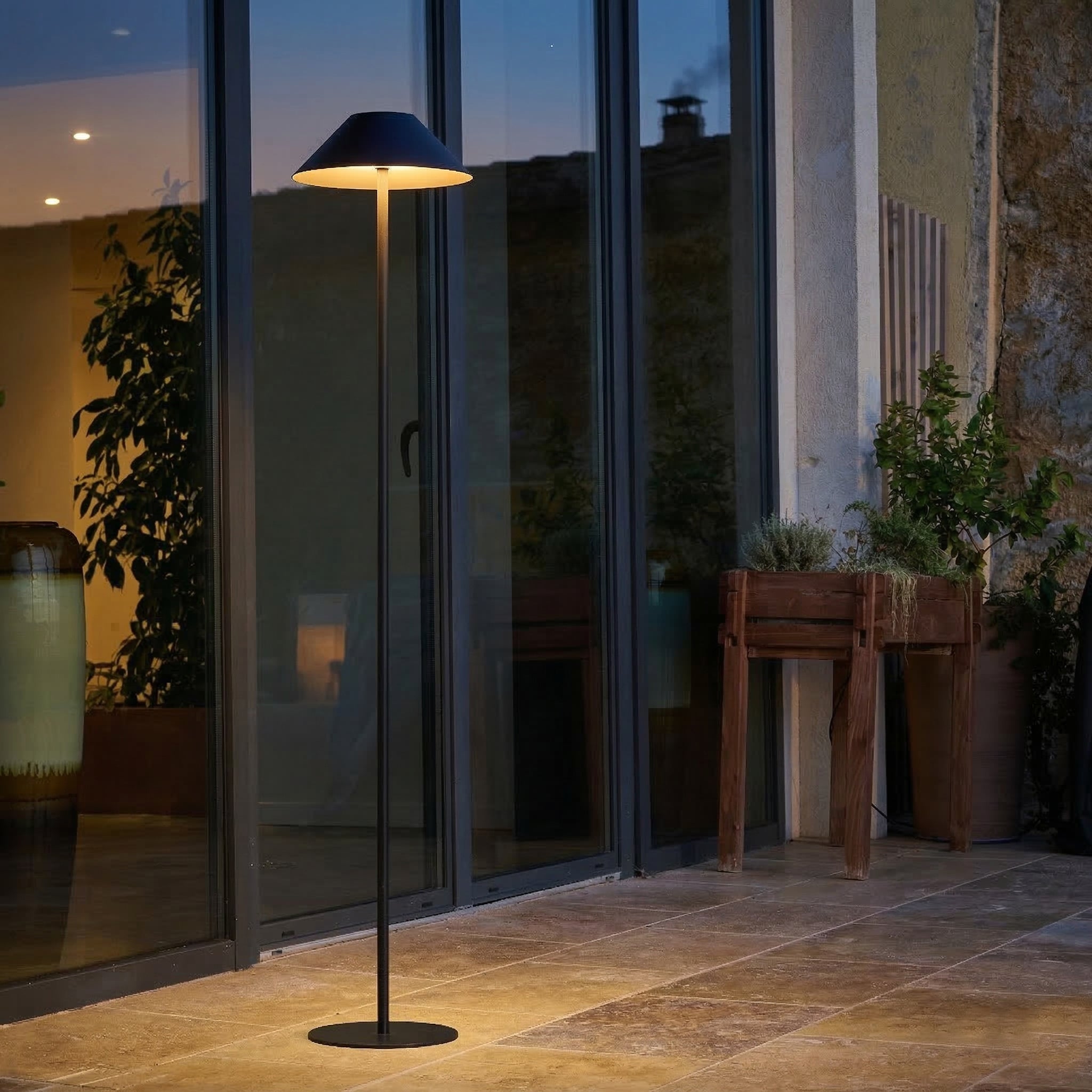 Red Deco Nerio Tall H150cm lampadaire solaire alu télécommande