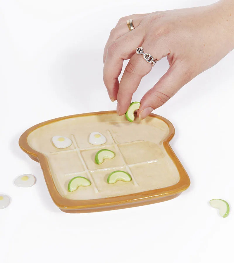 L'avant gardiste Tic tac toe Avocat Oeuf jeu morpion brunch