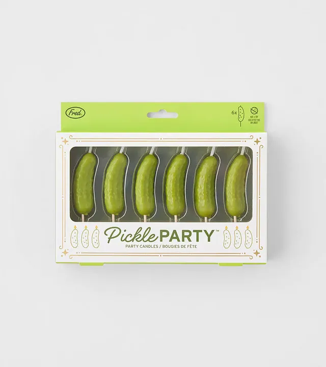 L'avant gardiste bougies d'anniversaire cornichons gâteau