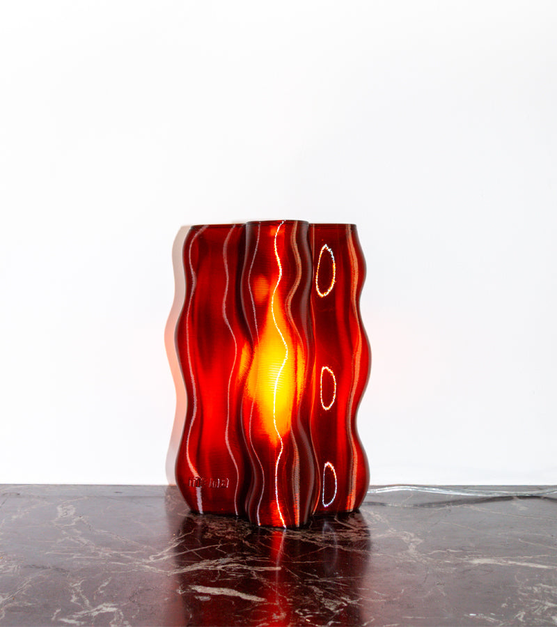 L'avant gardiste Magma lampe transparente design graphique