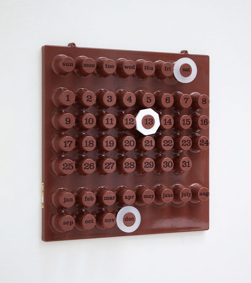 L'avant gardiste Calendrier perpétuel café mousse Ring a Date