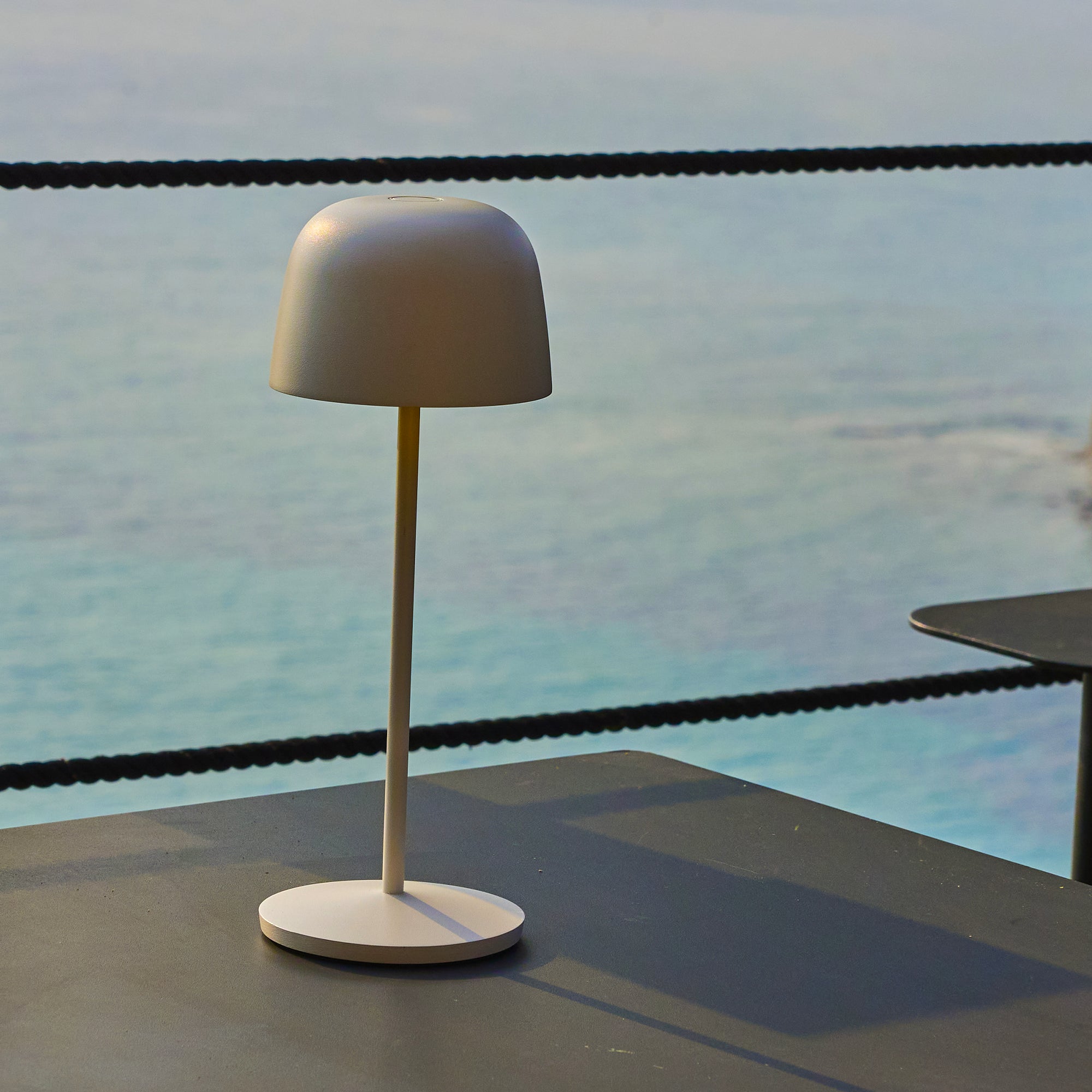 Red Deco Sophia White lampe de table sans fil blanc H28 cm
