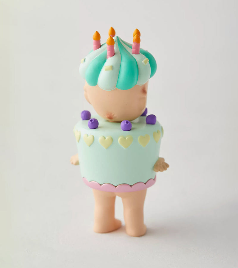 L'avant gardiste Sonny Angel Happy Birthday figurine limitée