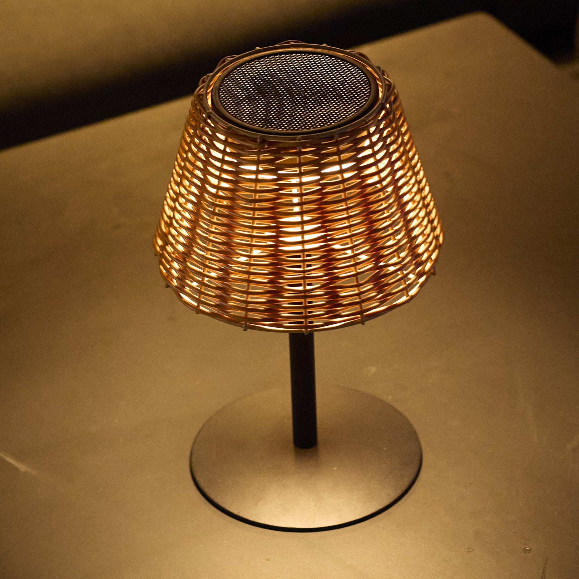 Red Deco Amira Solar lampe table solaire H25cm téléco