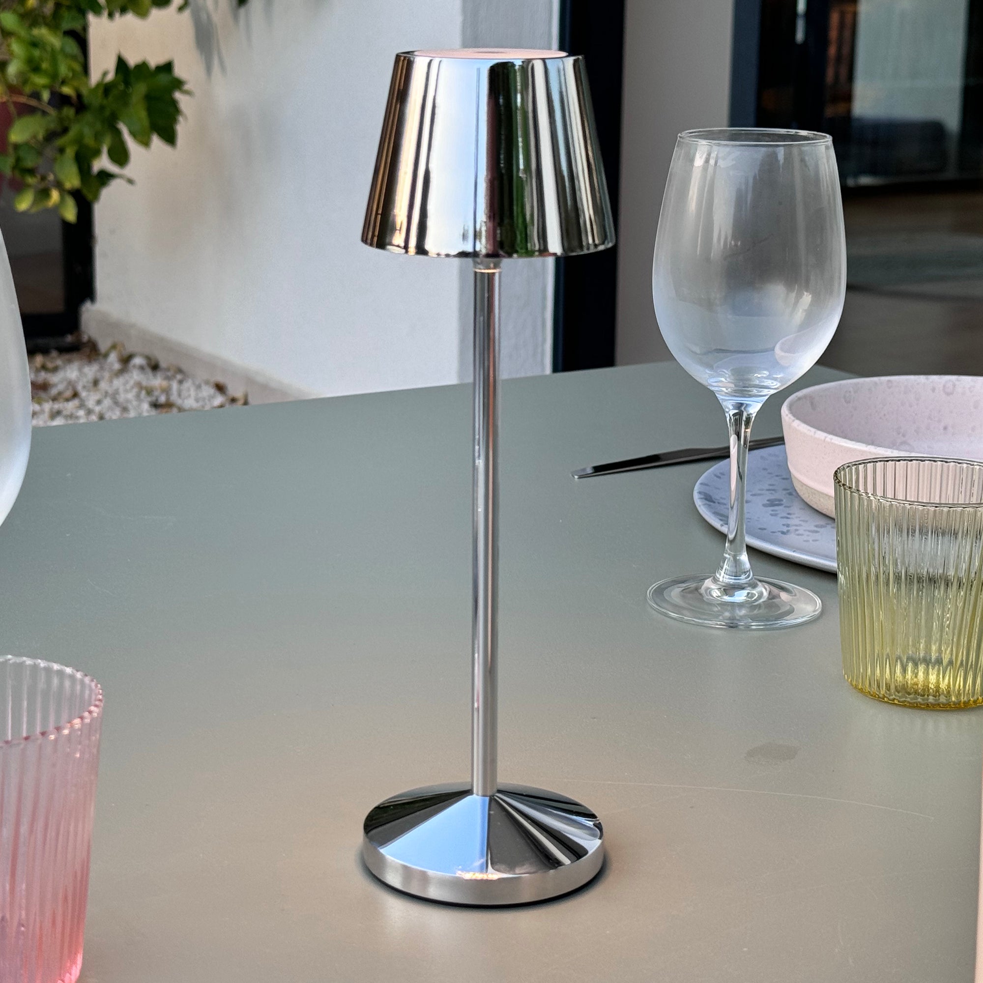 Red Deco Emily lampe table sans fil argent LED blanc chaud