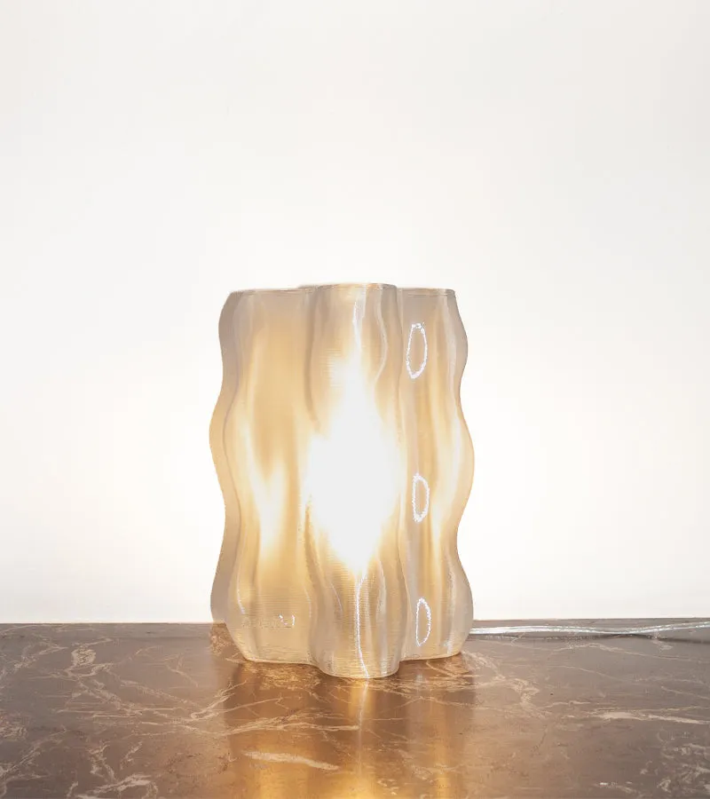 L'avant gardiste Magma lampe transparente design graphique