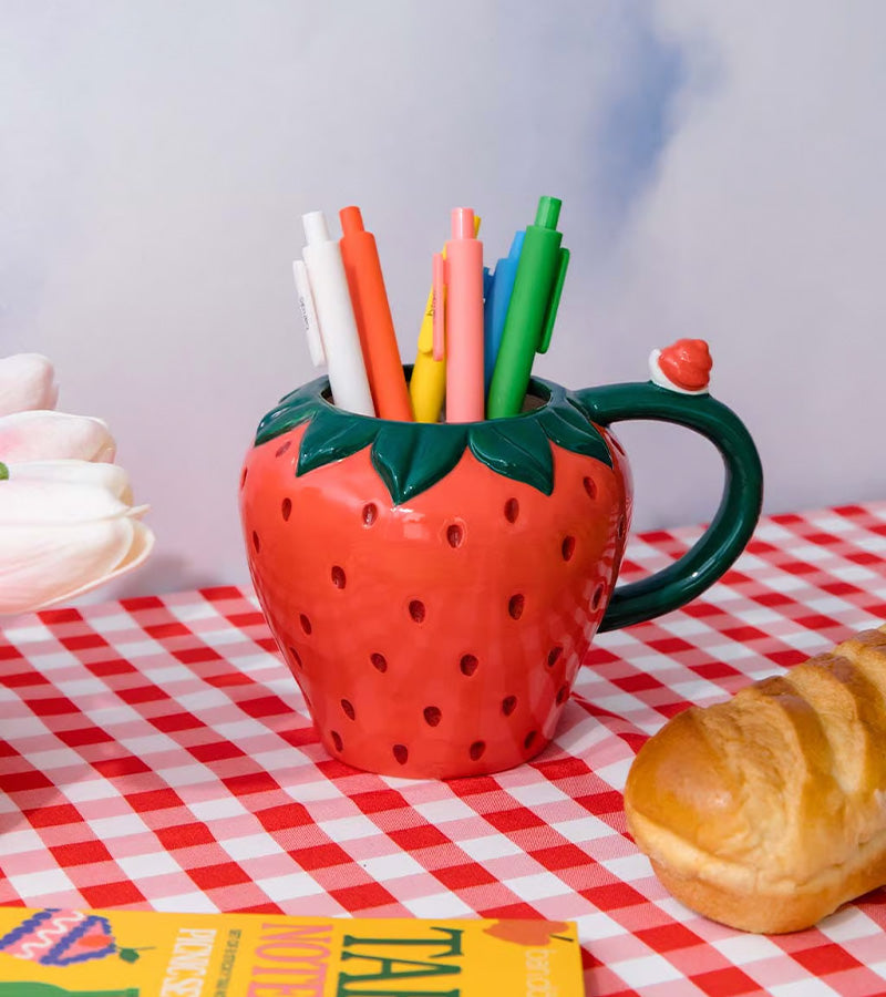 L'avant gardiste Vaisselle & Table Fun Mug fraise céramique escargot