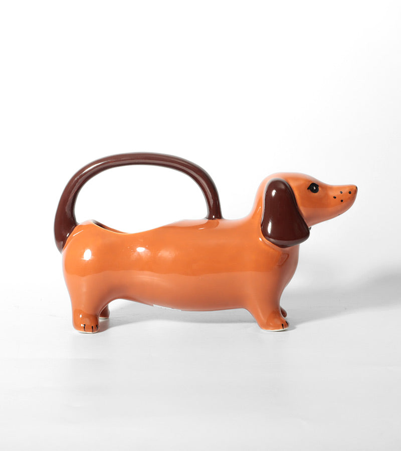 L'avant gardiste arrosoir teckel jardin plantes
