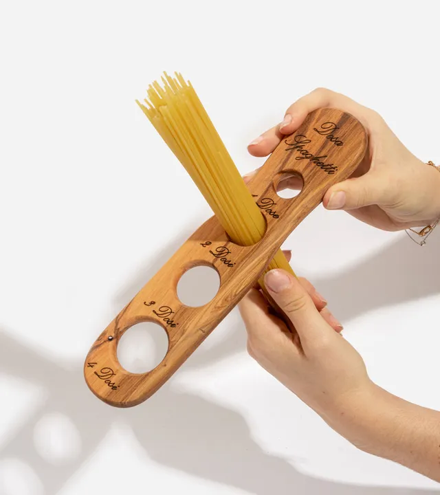 Mesure à spaghetti bois d'olivier ustensile pâtes
