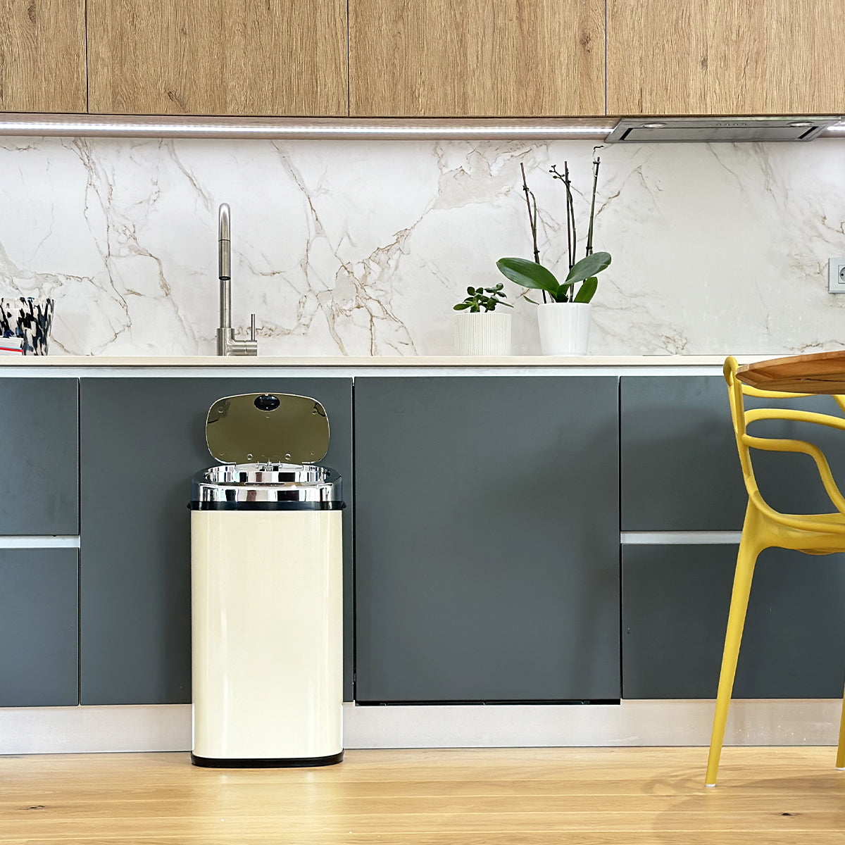 Red Deco Largo 42L poubelle automatique crème brillant inox