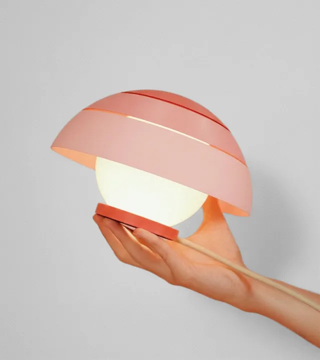 L'avant gardiste lampe Guinda cerise déco lumineuse