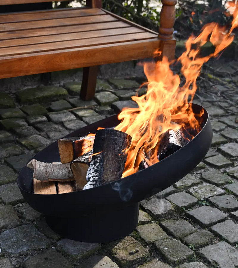 L'avant gardiste Outdoor Brasero incliné chauffage jardin métal