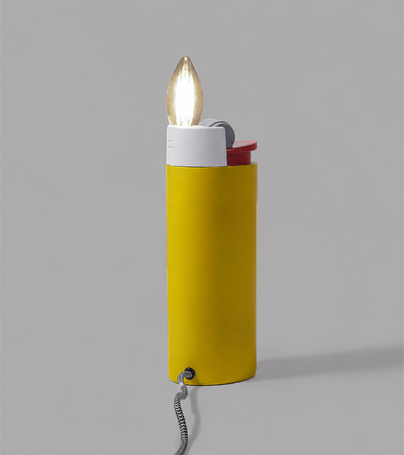 L'avant gardiste lampe briquet lumineuse bleue LED salon