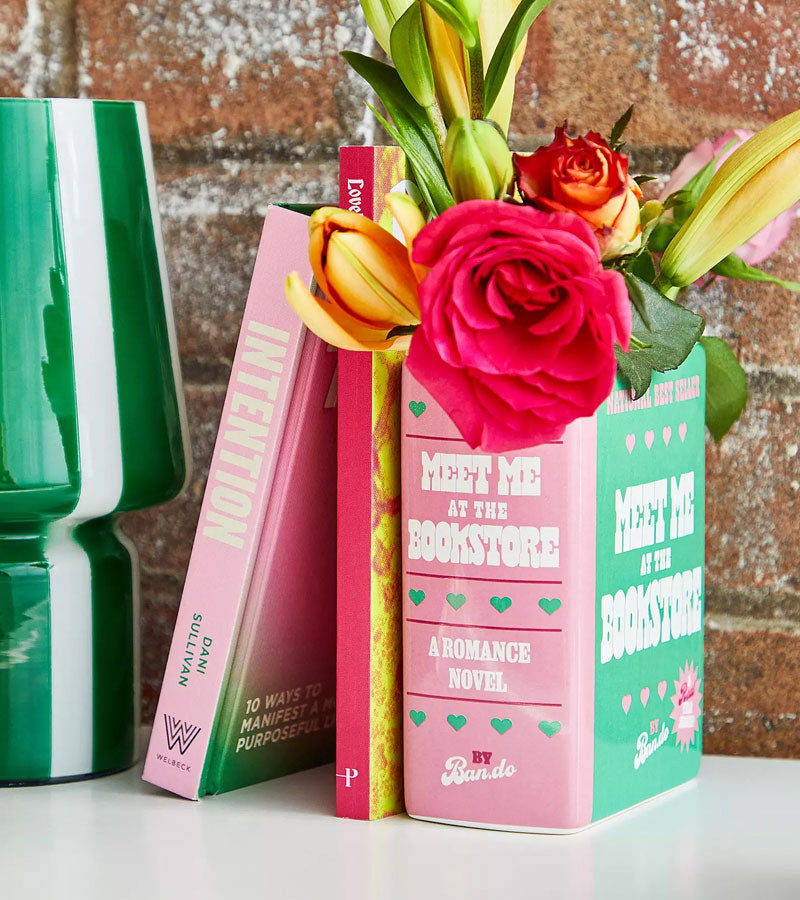 L'avant gardiste Vases Vase livre Meet Me At The Bookstore céramique