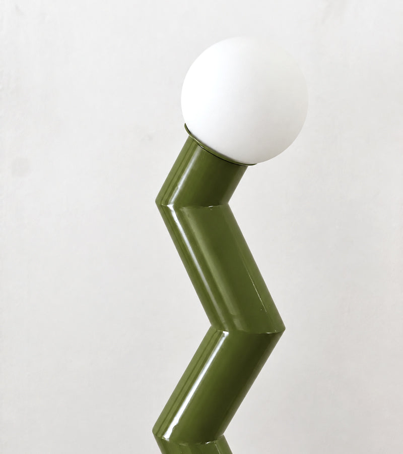L'avant gardiste Zigmo lampadaire zigzag seventies