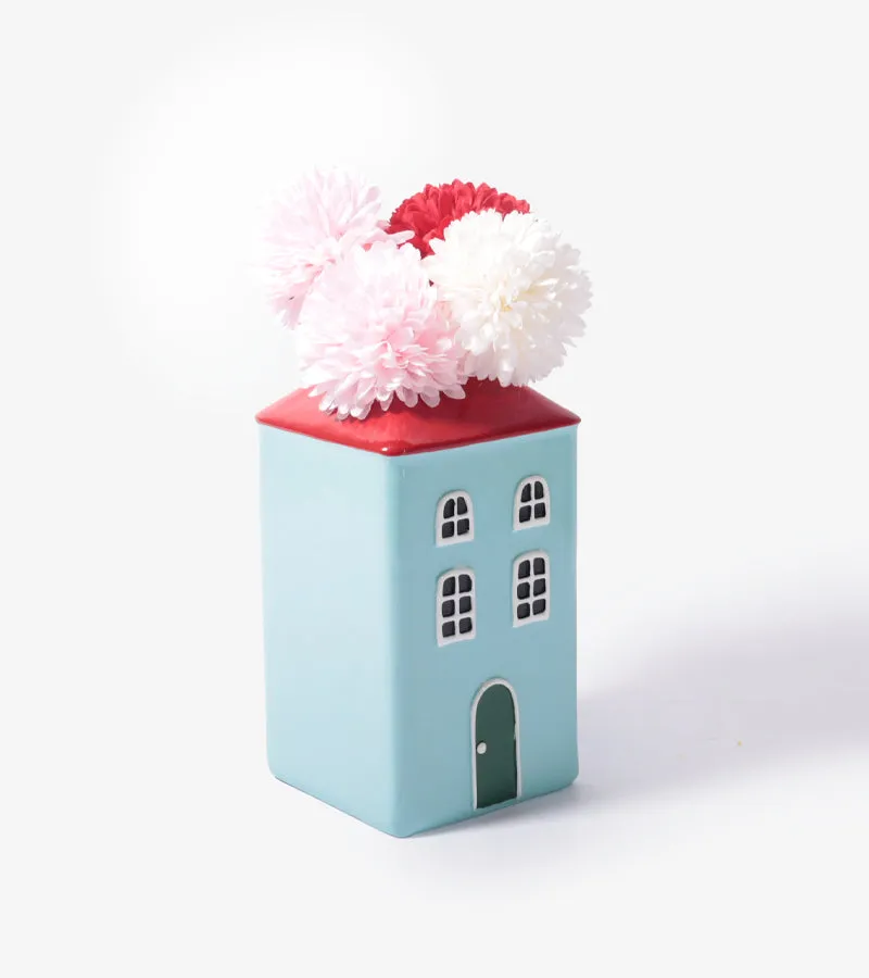 L'avant gardiste palazzo vase maison colorée dolce vita