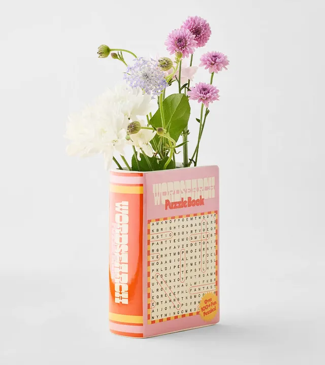 L'avant gardiste Livre Mots Mêlés vase livre fleurs
