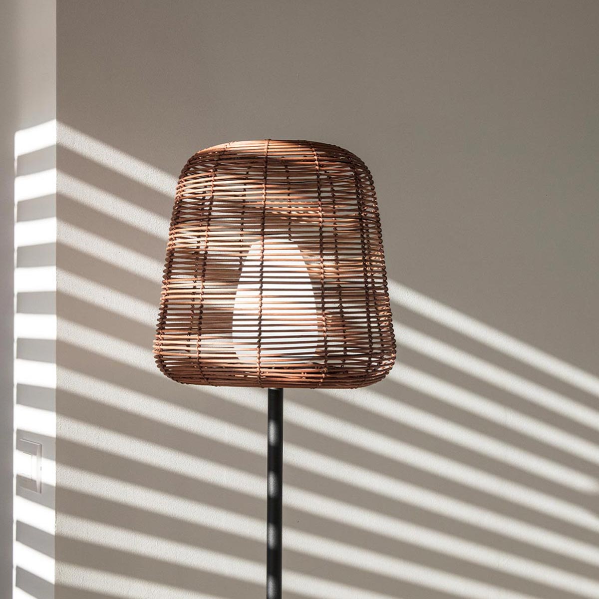 Red Deco Tall Boheme H150cm lampadaire filaire rotin LED E27