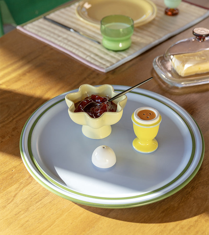 L'avant gardiste Vaisselle & Table Fun salière poivrière oeuf coque jaune