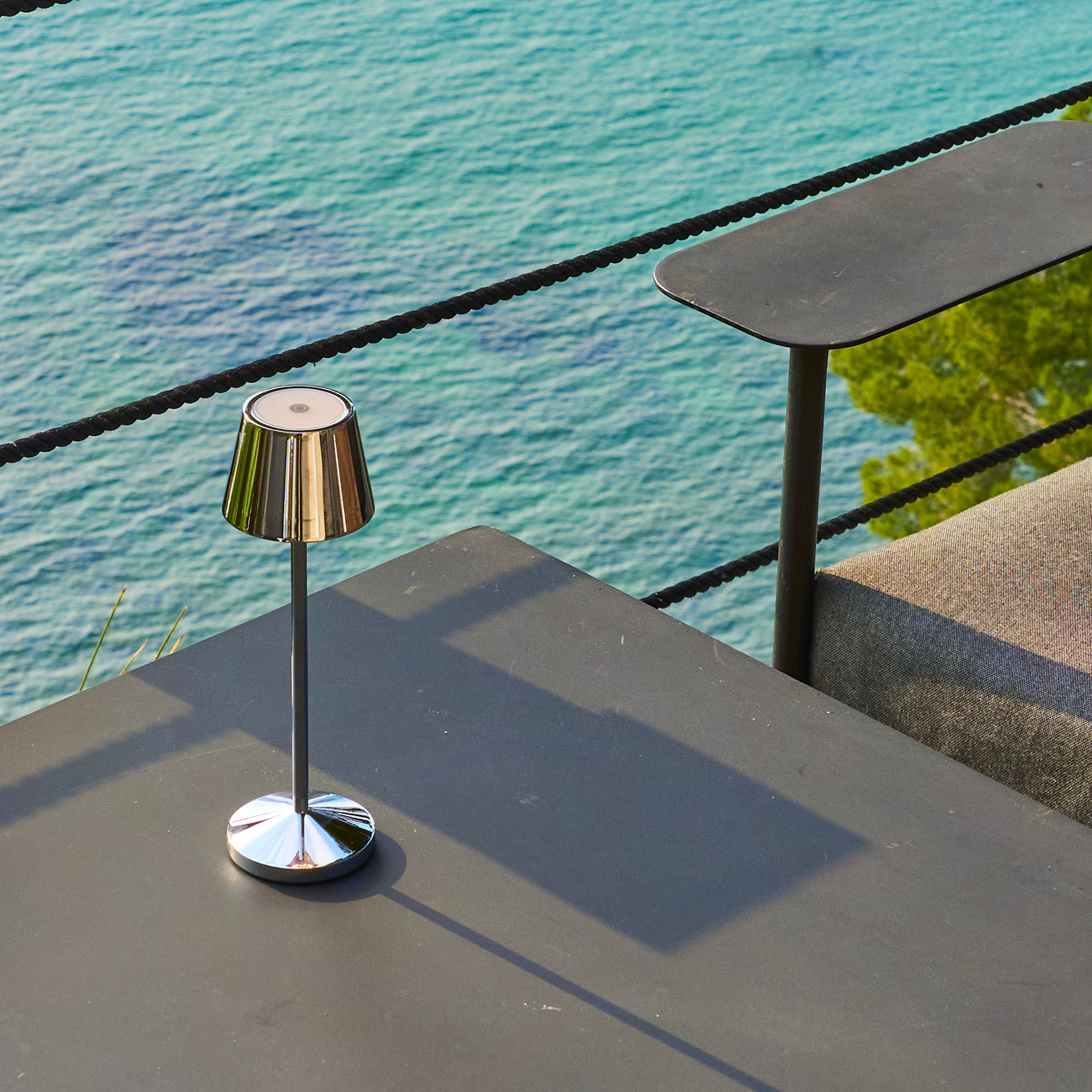 Red Deco Emily lampe table sans fil argent LED blanc chaud