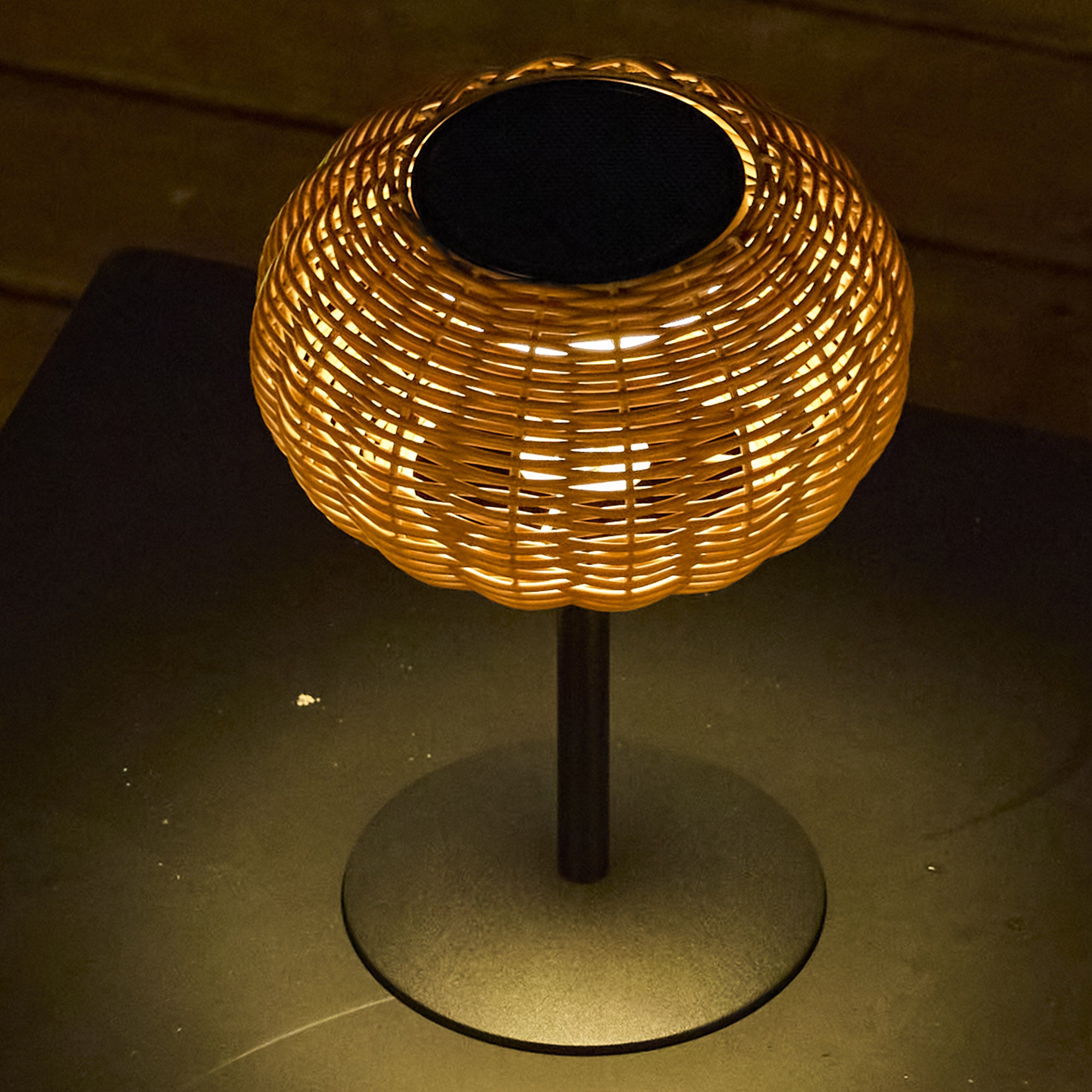 Red Deco Samira Solar lampe table solaire polyrotin H25cm