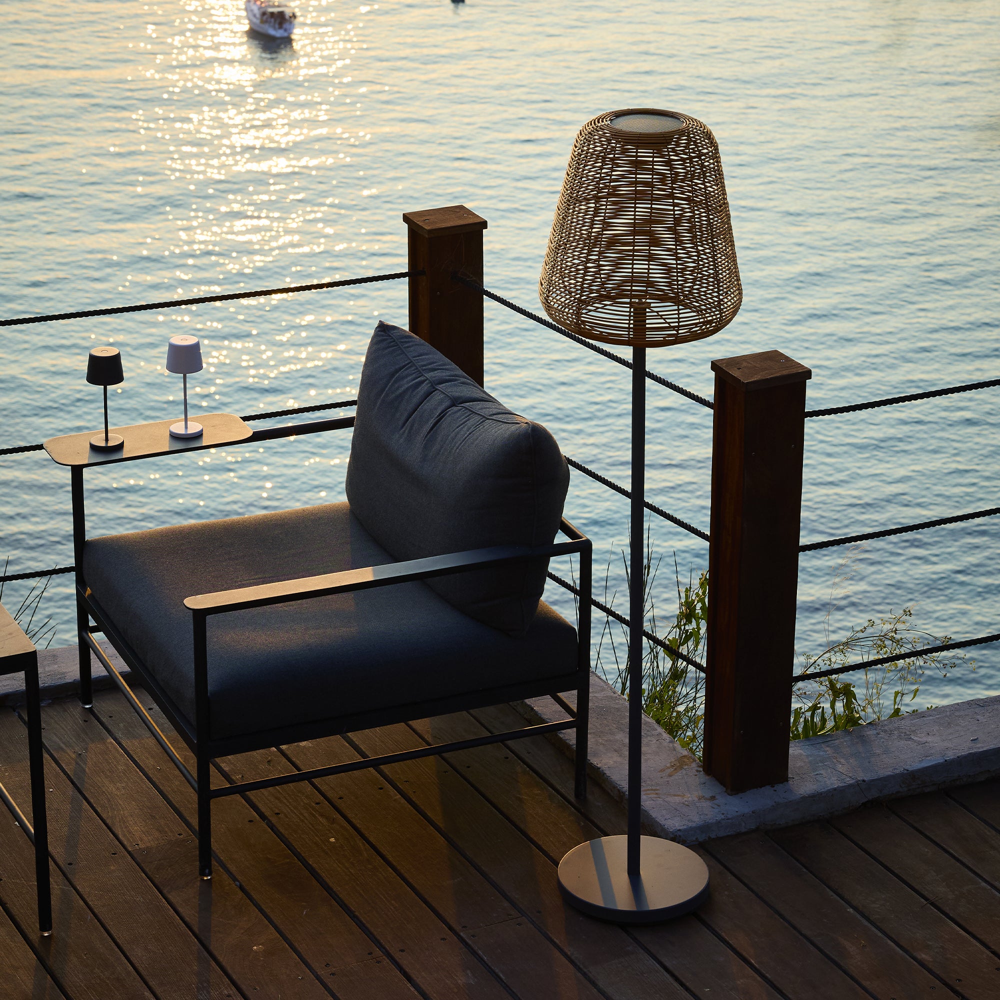 Red Deco Tall Bohème Solar lampadaire solaire rotin H160cm blanc chaud