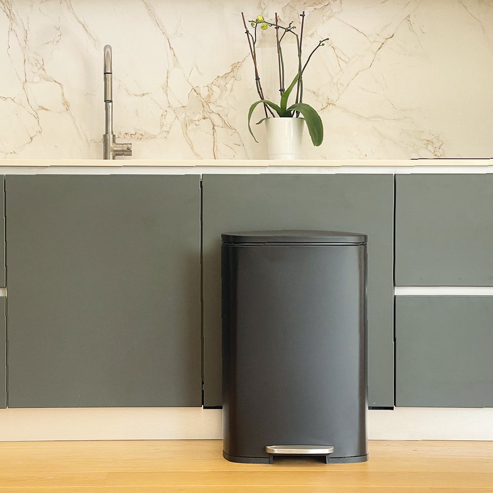 Red Deco Admiral 50L poubelle pédale inox noir mat