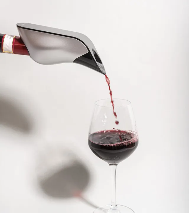 L'avant gardiste Bar aérateur vin digital connecté