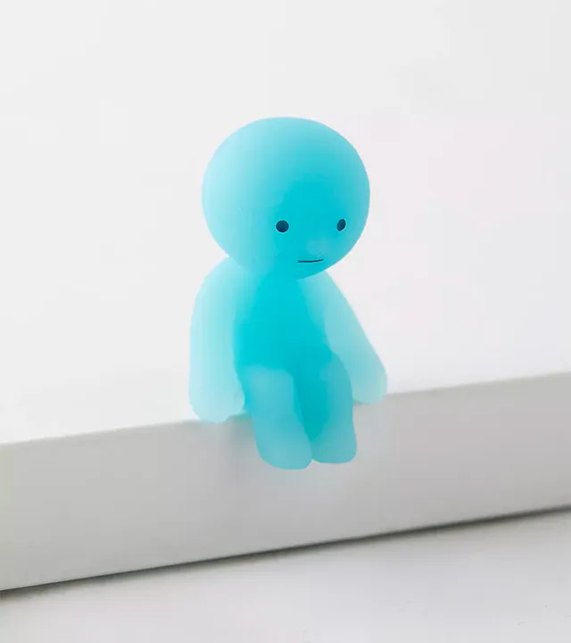 L'avant gardiste Smiski Toilet figurine fluorescente phosphorescente
