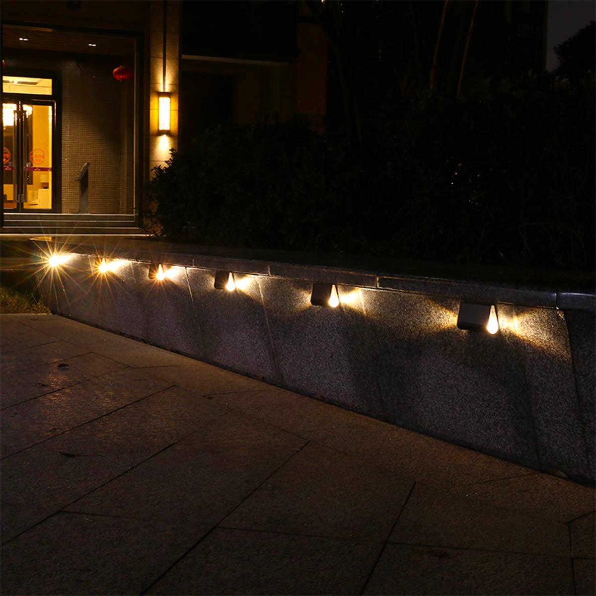 Red Deco Twily lot 4 lampes murales solaires LED blanc chaud