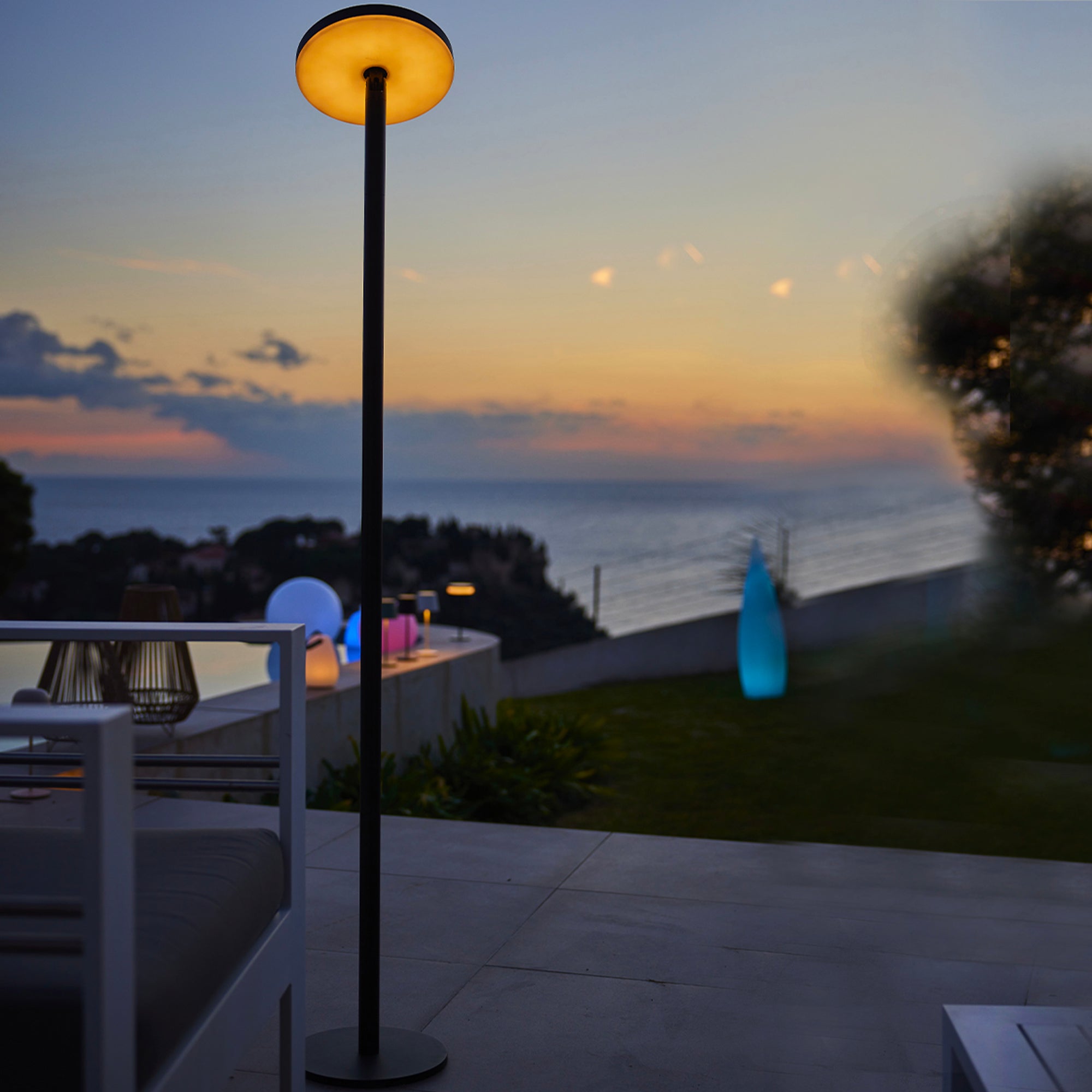 Red Deco Vivia Tall Solar lampadaire LED H145cm