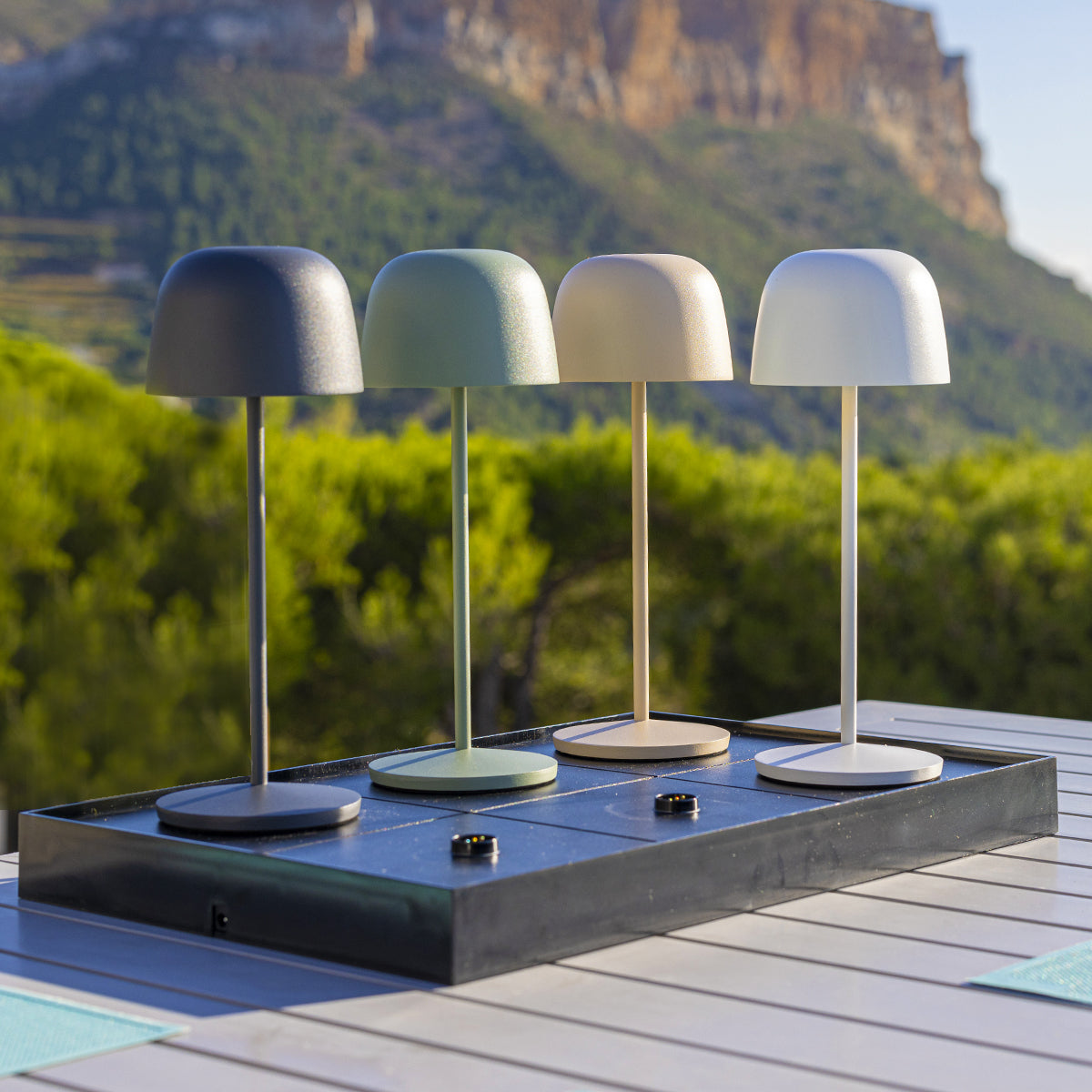 Red Deco Plate plateau chargement induction 6 lampes noir