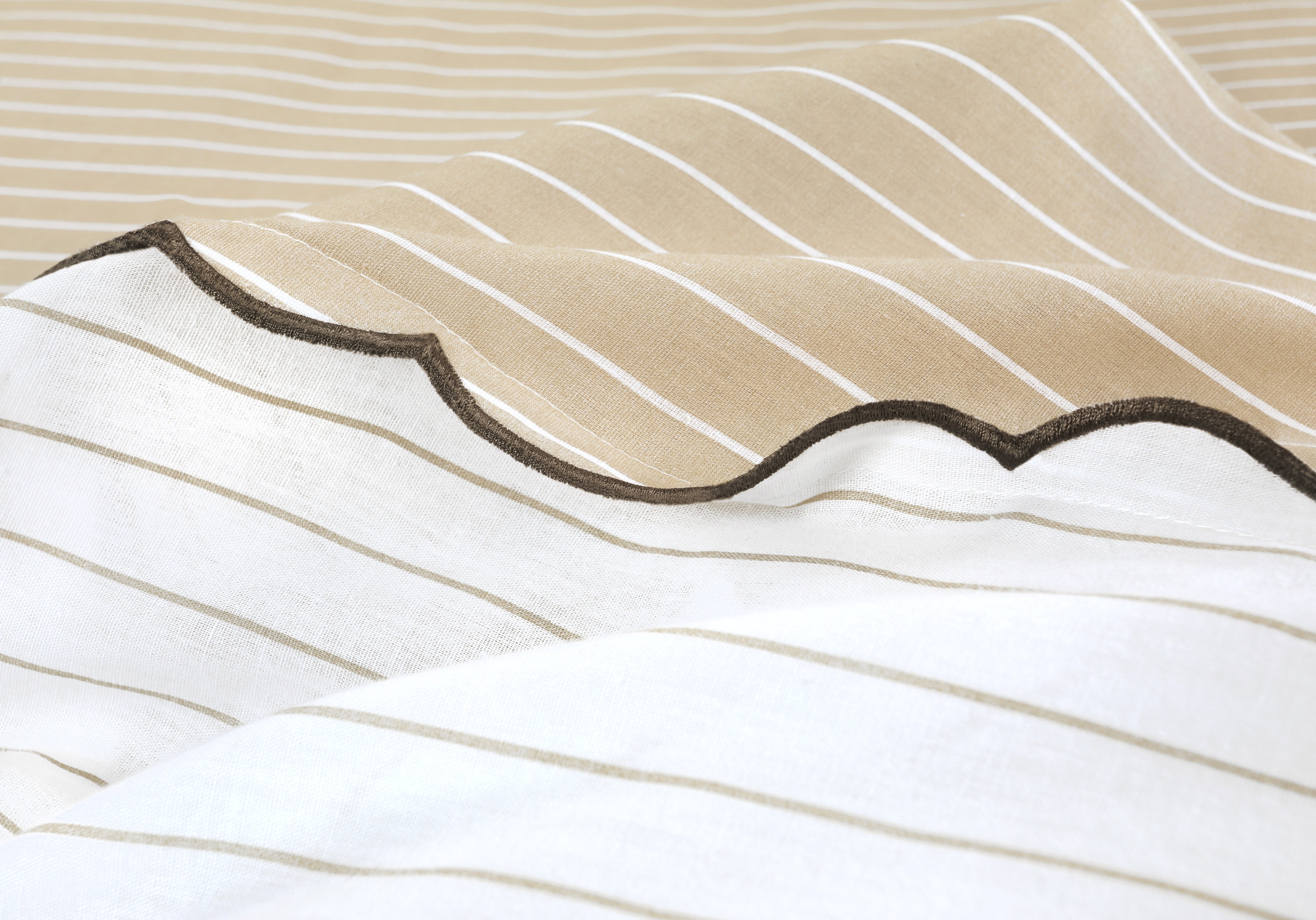 Parure housse couette 260x240 +2 taies 63x63 Beige