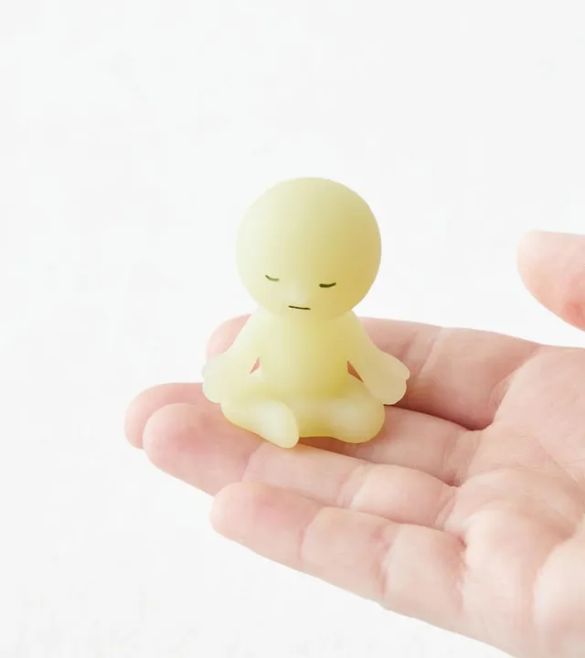 Smiski Yoga figurine fluorescente boîte surprise