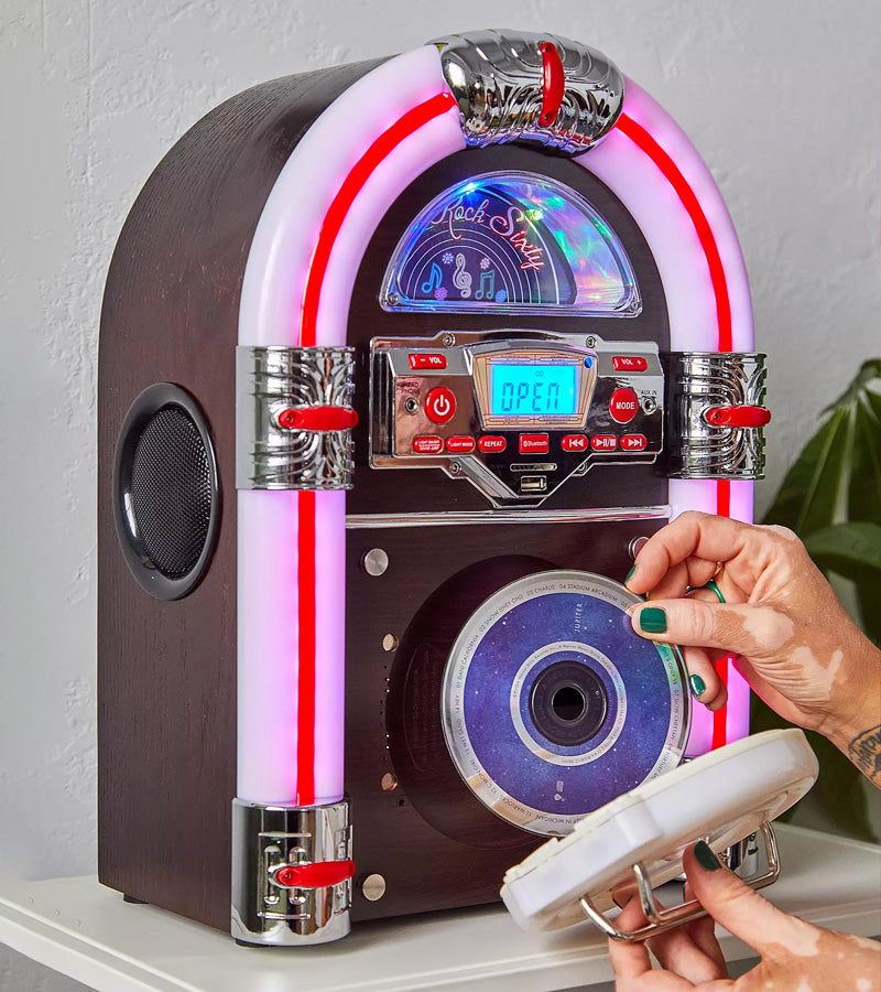 L'avant gardiste High-tech Jukebox rétro bluetooth années 60 salon