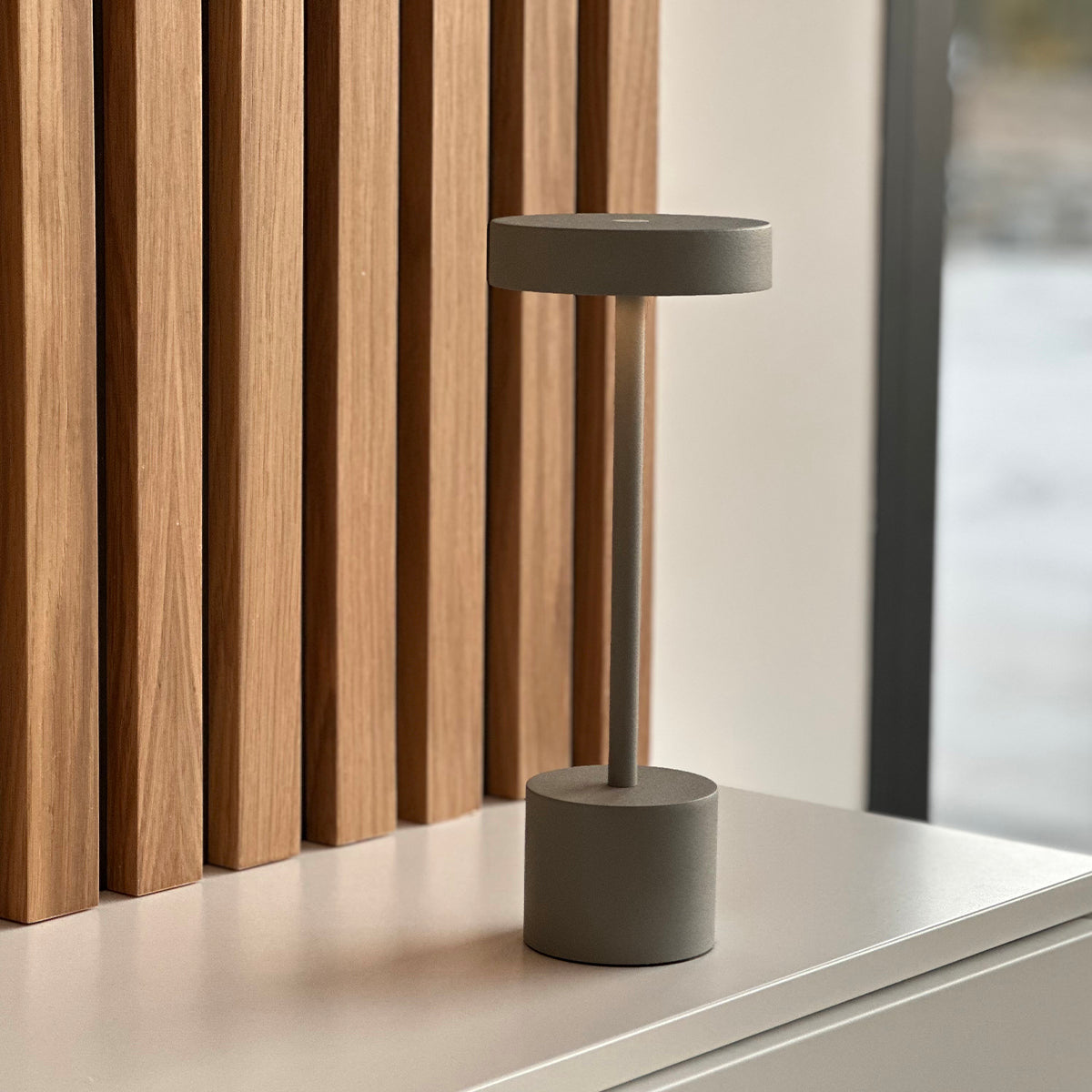Red Deco Roby Grey lampe table sans fil gris H30cm